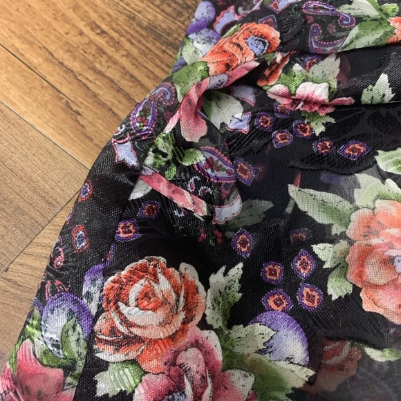 Gold Label Victorias Secret Sheer Floral Robe - Picture 5 of 9